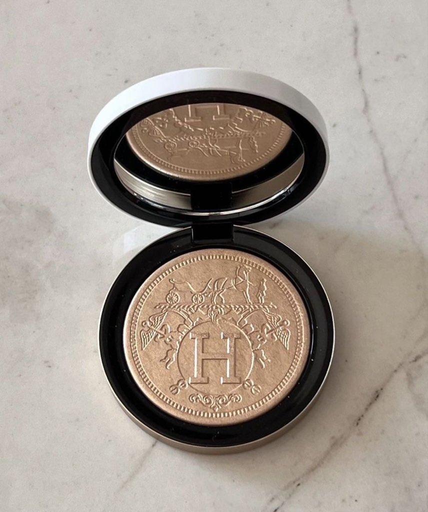 ✶ (@urbrunettemuse) on Twitter photo 