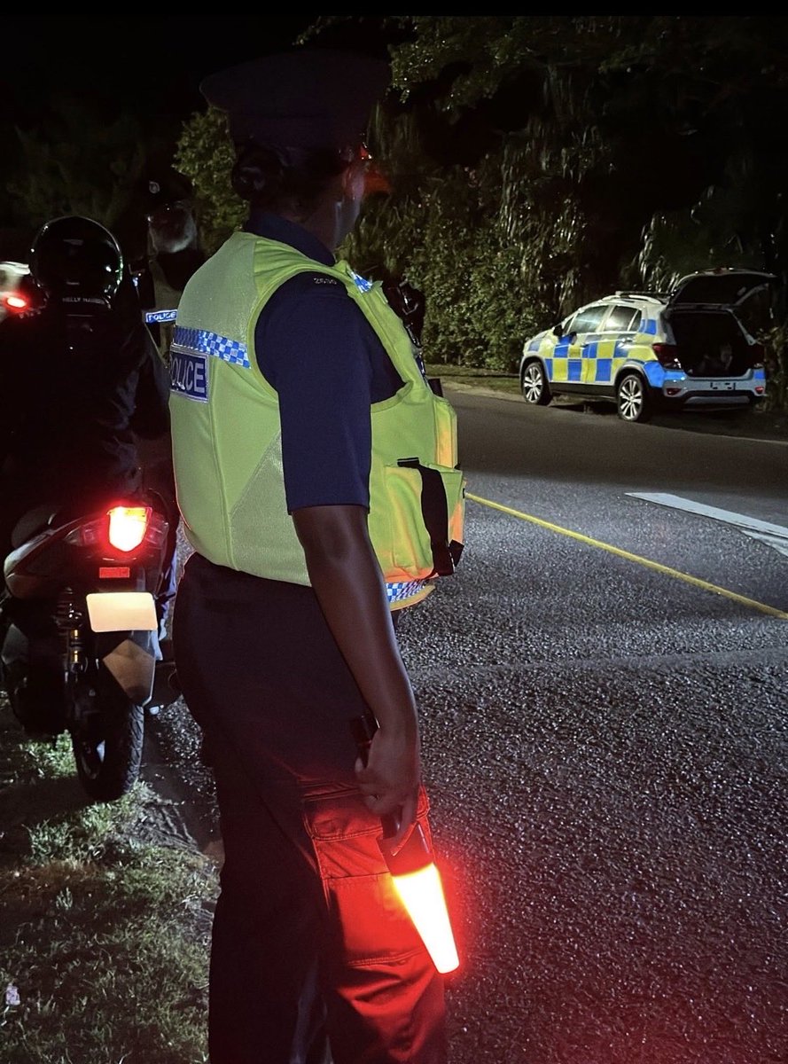 Bermuda Police Service tweet media