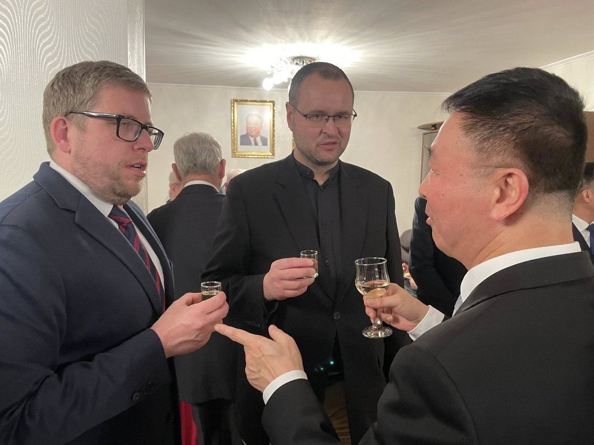 Poslední skaut™ tweet media