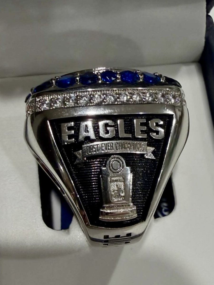 BroomfieldSBall's tweet photo. Eagles don’t just fly… they shine. 💍🦅 #StateChamps
@Eagle_Athletics https://t.co/gmHcUFBVKZ