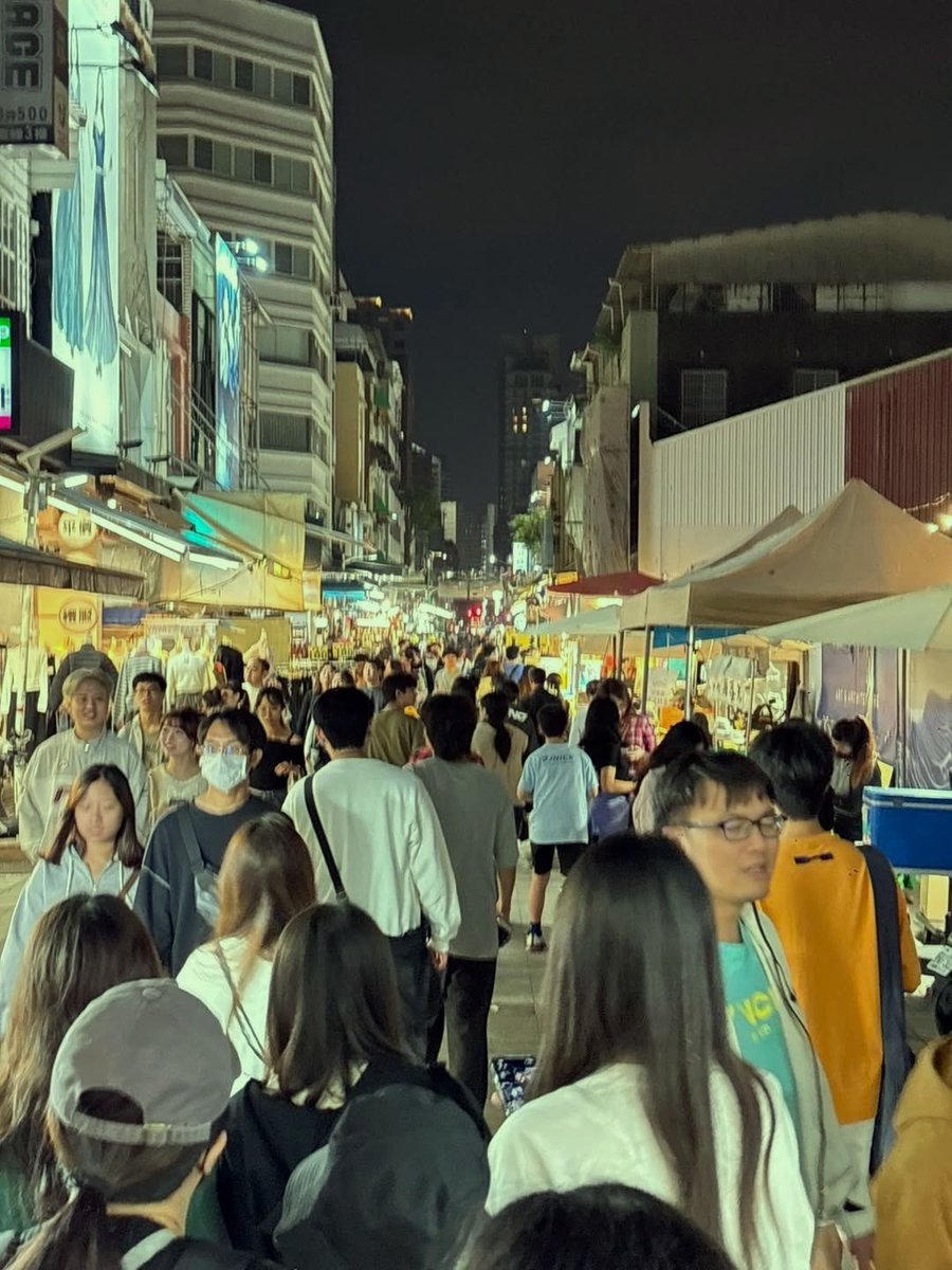 NingAndrew's tweet photo. 烤鸭总能带来惊喜，特别是那种令人精神一振的独特风味。 https://t.co/0yCMyaVsoZ