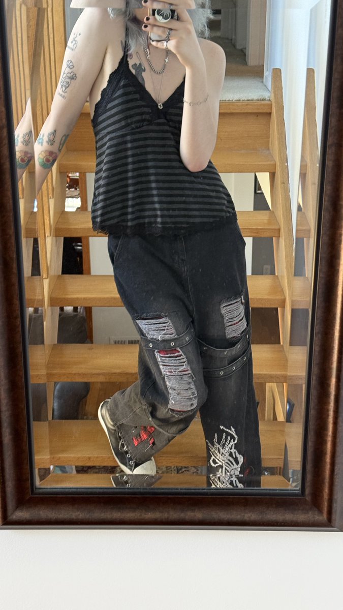 junapire's tweet photo. visibility day fit!!! ^,..,^ https://t.co/qsMSB4LGyA