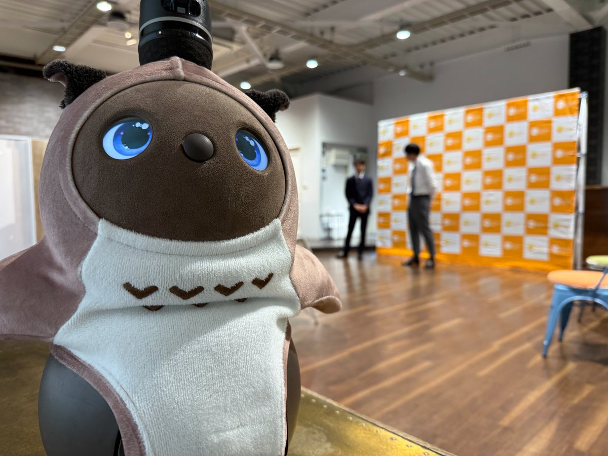 solterra_group's tweet photo. 2026/4/1🌸
入社式が行われたよっ♪
今年は新入社員が9名もっ👀

これからがとっても楽しみだねっ♪
ソルちゃんも先輩としてしっかり見守っていくよっ😎
みんなこれからよろしくね〜っ♪

#26卒 #入社式 #ソルテラグループ #太陽油化
#LOVOT #LOVOTとの暮らし #オフィスLOVOT https://t.co/gFi2Nz1zSN