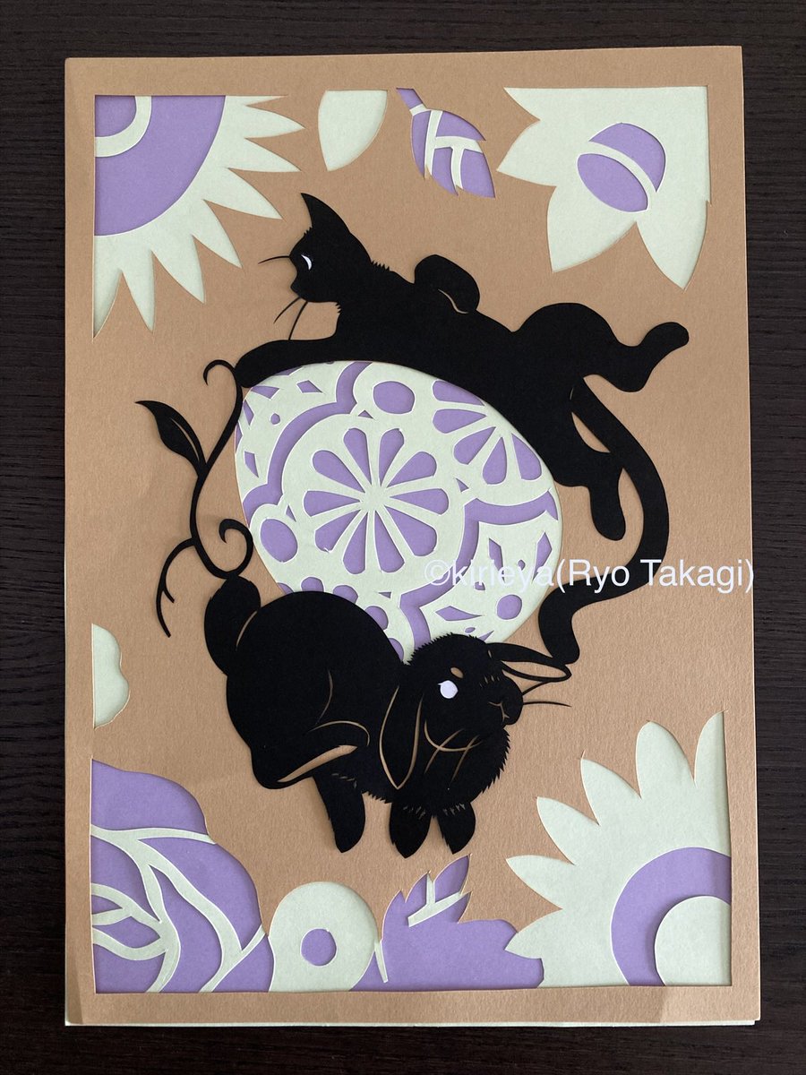 猫とうさぎの切り絵 2026年のイースターエッグ」。 今回の🐇はナナさんではなくまるぼう