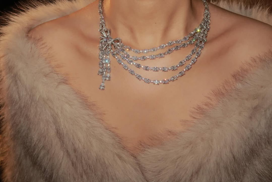 Golden Fashion tweet media