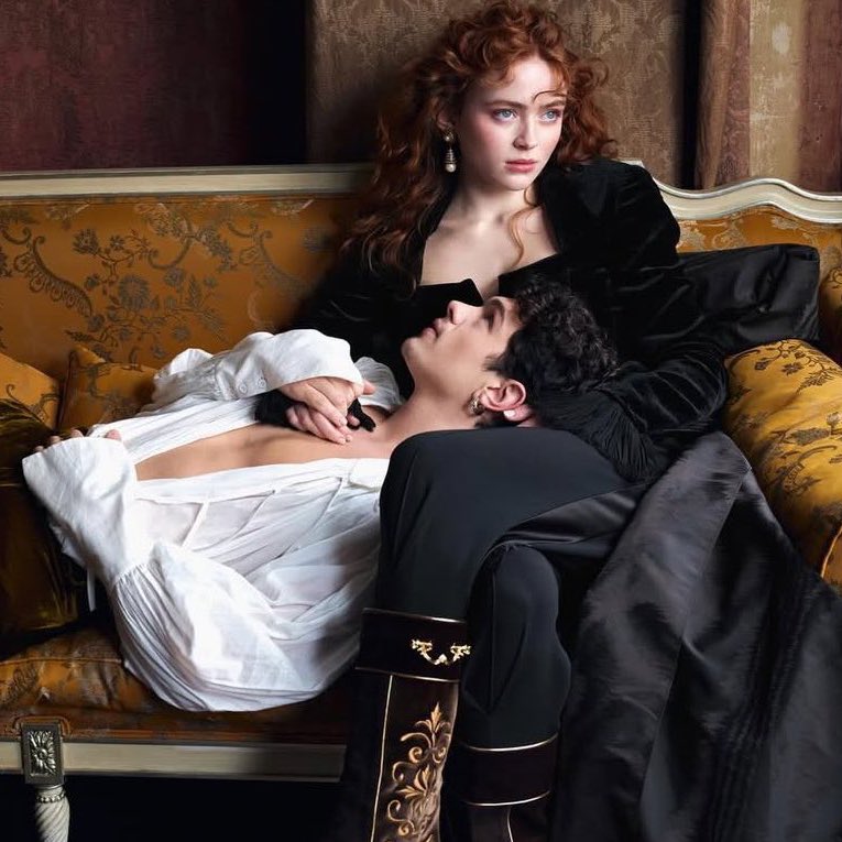 mari 🧛 tweet media