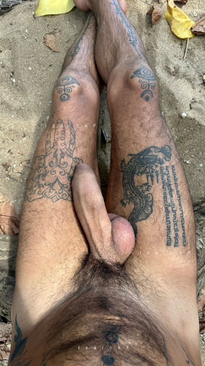 If a cute boy walks by right now, I'm dragging him straight into the forest and stuffing him so deep he forgets his own name 🐷💦