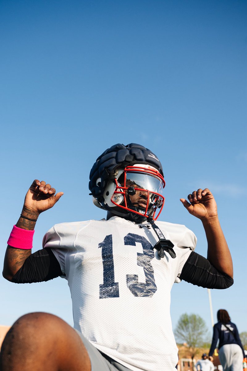 gojsutigersfb's tweet photo. Keep pushing ⛓️

#GuardTheeYard #TheeILove https://t.co/ohjvNxjpnK