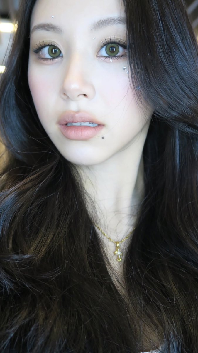 TWICE life tweet media