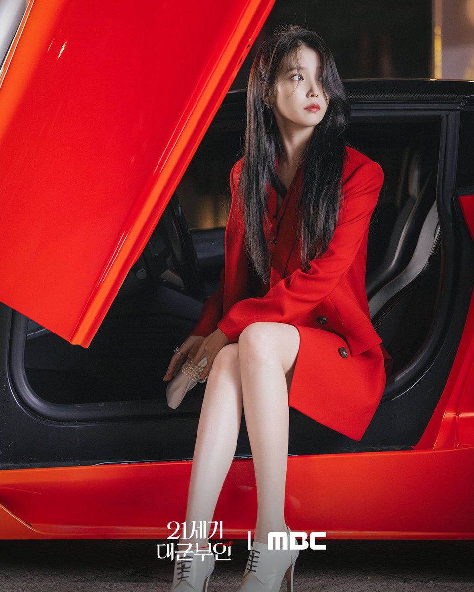 iuedelweiss's tweet photo. 진짜 거짓말처럼 예쁘심

#아이유 #IU #성희주 #21세기대군부인 #PerfectCrown https://t.co/S5RiyzNbMS