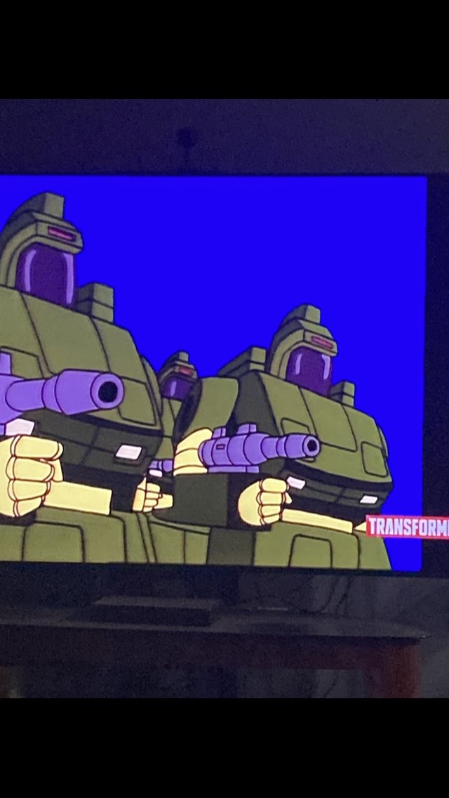 modifiedmadnes2's tweet photo. @Hasbro @takaratomytoys  when do we get the Deceptdrones from S1E41?   You made everything other no name figure. #transformersageoftheprimes #transformersg1 https://t.co/c6a3otHzyG