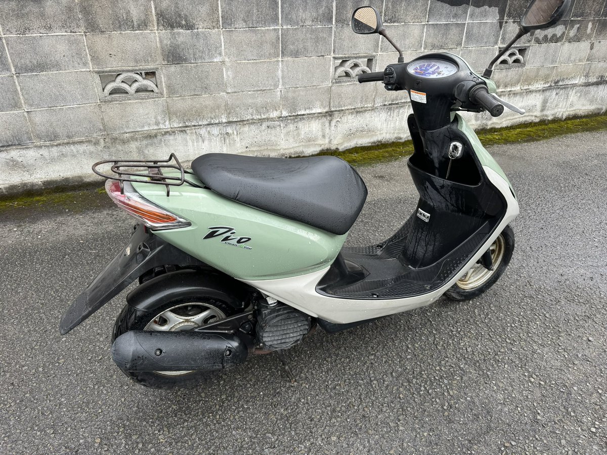 愛媛県松山市から
若草色？スマートディオ👊
45000円

調子は普通
セル一発

オイル交換して
バッテリー新品
プラグ新品
タイヤ前後溝あり
シート張り替え

普通に足にいいとおもう👊