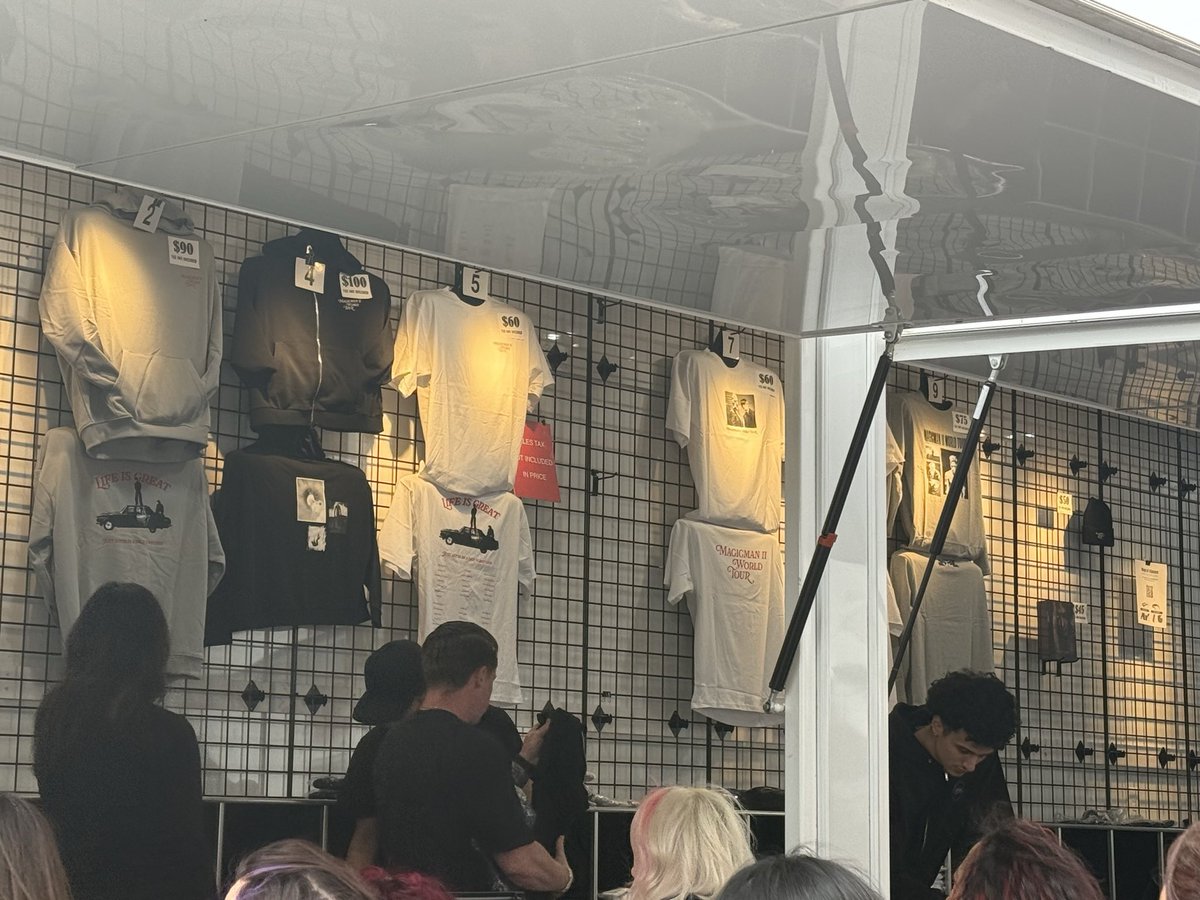 Jackson Wang Base tweet media