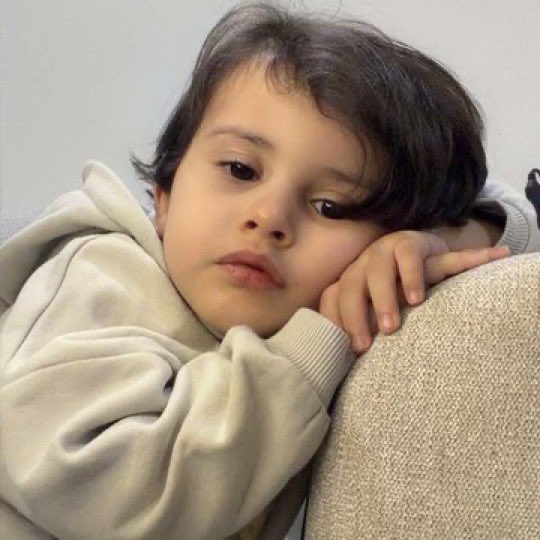 يقول الشاعر 
I miss you