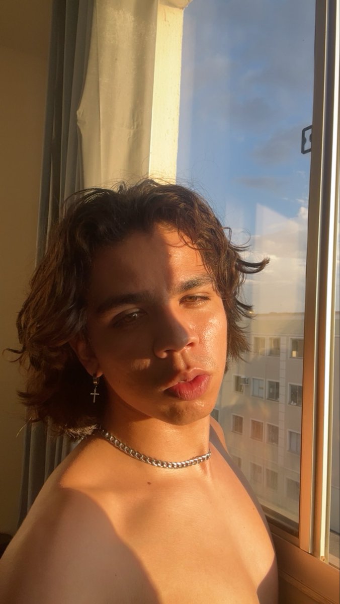 Sugkeos's tweet photo. Achei meu cantinho no ap !! 🥵☀️ https://t.co/BdcUzHMzOx