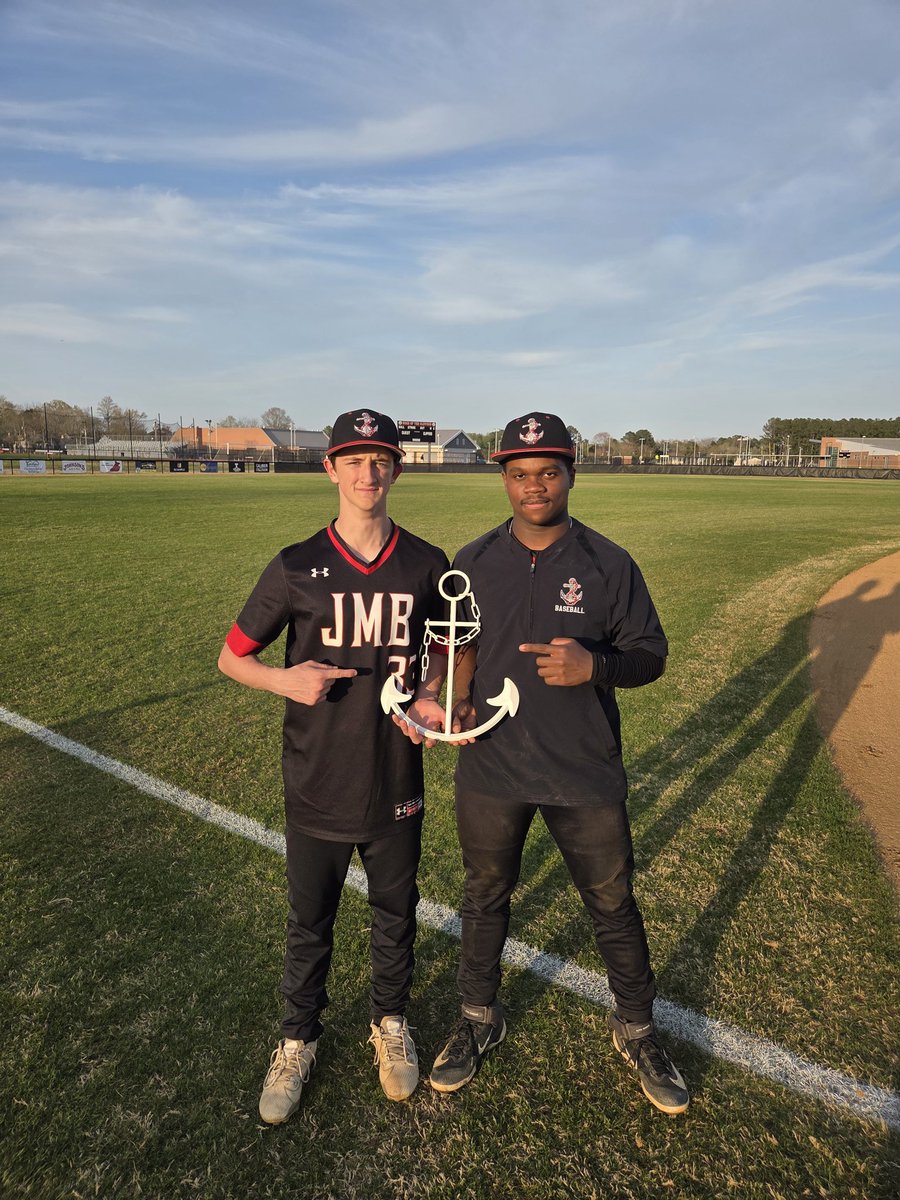 Nate_Israel's tweet photo. The ANCHORS ⚓️⚓️ of today's @JMBClippersBsbl victory over Wi Hi are both 2028 LHP/OF @LucaVal2028 and @TrotterDrake. The Sophomore duo combined for 1 hit allowed, 0 earned runs, and 10 K's, over 5.0 innings of relief action. #BeTheAnchor https://t.co/jtEOaHLW4q