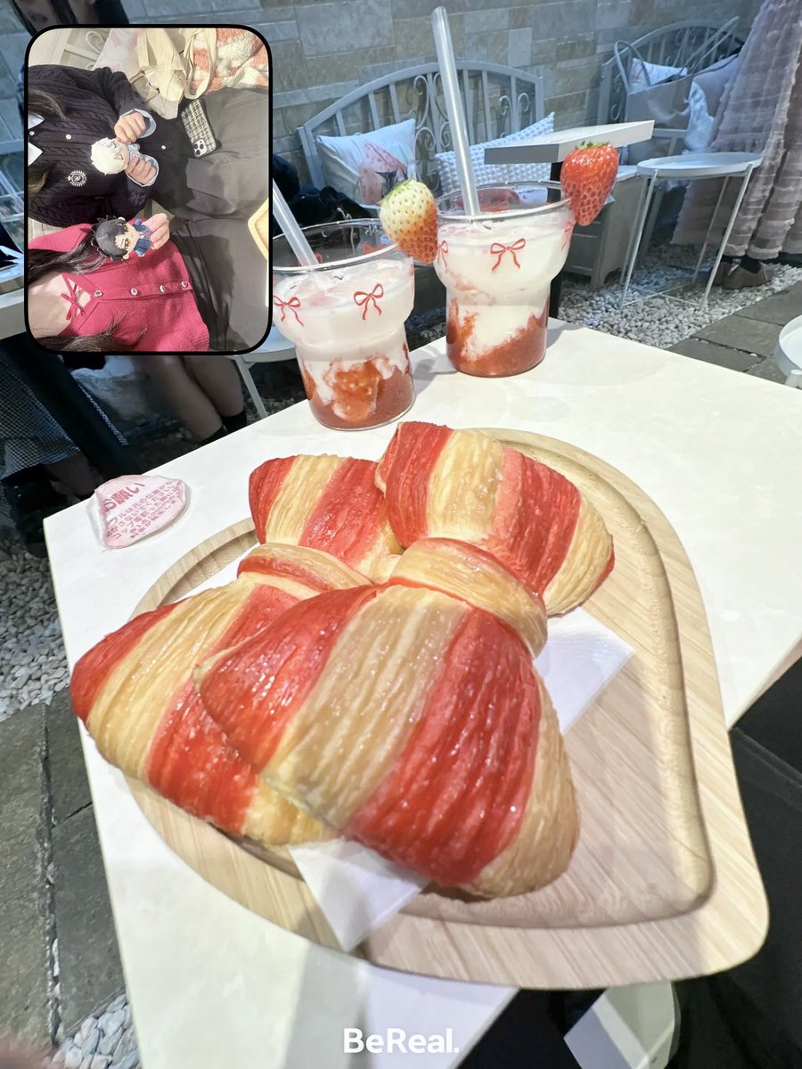 マコめろ tweet media