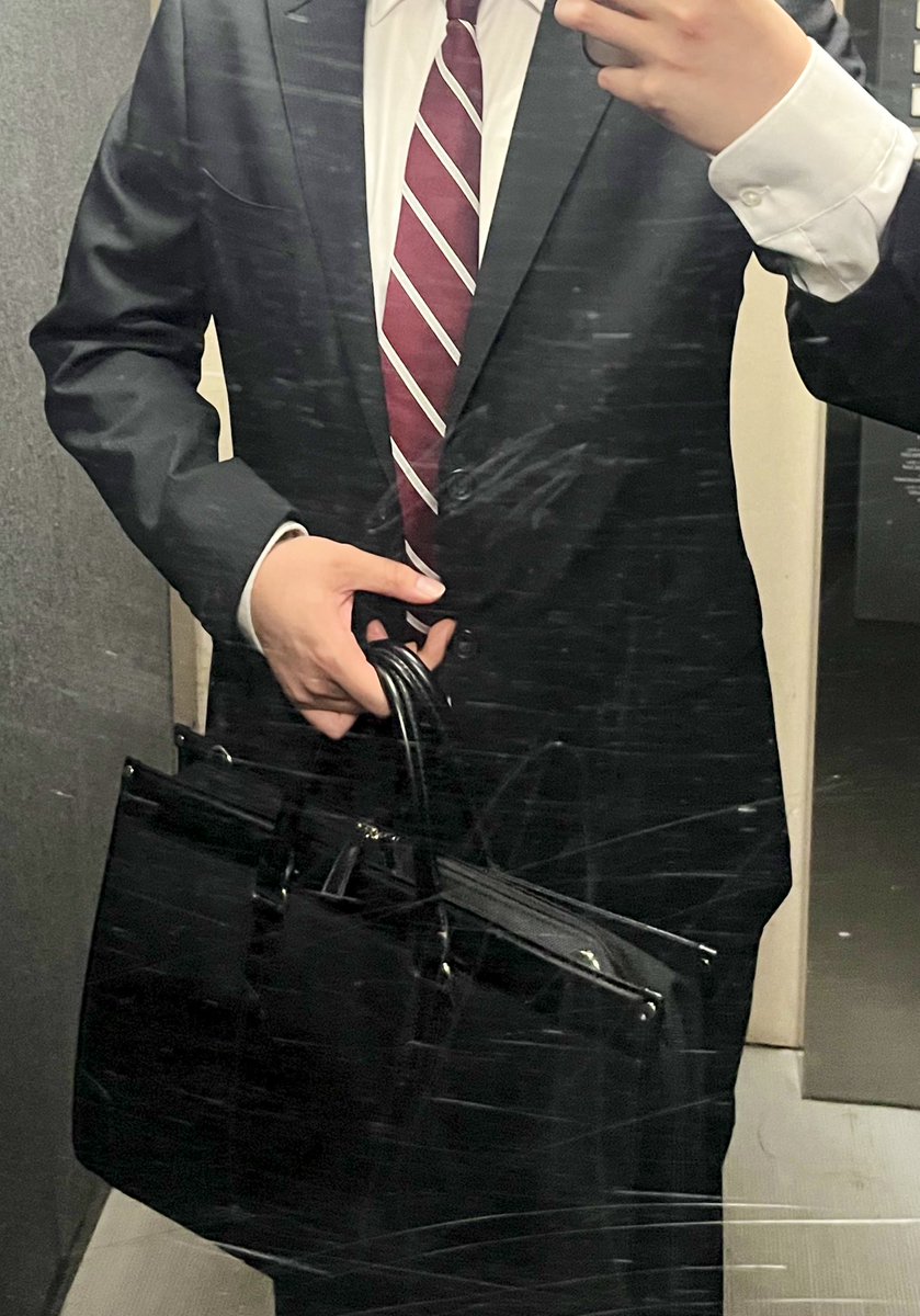 Delili98's tweet photo. 【御挨拶】
お世話になっております
この度無事早稲田大学を卒業し
今日から社会人になりました

これまでDMやリアル等で交流してくださった方、いいね等でお心寄せいただいた方々、誠にありがとうございます

これからも、沢山のことを学びながら、もっと多くの人と出会い人生を楽しみたいと思います https://t.co/iqfholQzE1