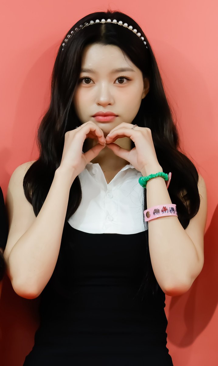 PrettySujeong's tweet photo. #AprilFoolsDay #만우절

#두나 #DUNA
#첫사랑 #CSR https://t.co/RuNdCii86j