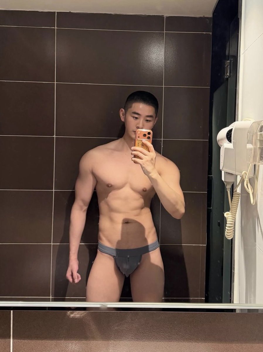 ManFeed🍆 tweet media