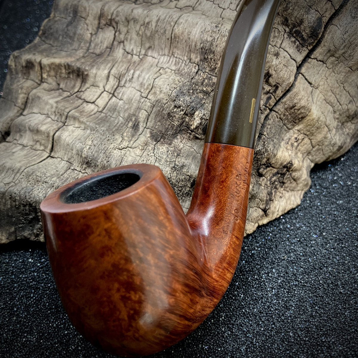 obu8428's tweet photo. estate pipe

SAVINELLI de luxe 610

#vintagepipe #vintagecamera https://t.co/paslHXJKrs
