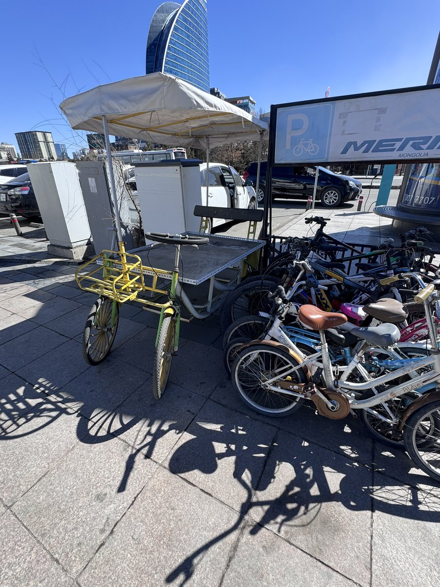 Хуульч Батхүү tweet media