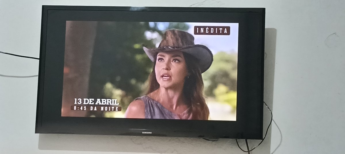 LupiSolares's tweet photo. Já que não acompanhei pelo teleblanca vou assistir todos os capítulos no @SBTonline  depois da Mai @Anboy88 Angelique e uma das minhas favoritas em novelas essas duas atrizes são muito boas . https://t.co/G03Zhf1gVu