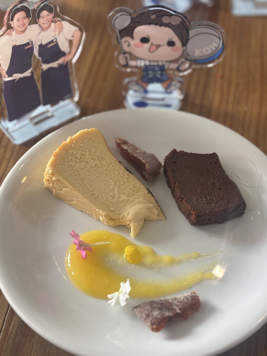 akimarin1's tweet photo. @KohCuisine 航くん、お礼を伝えるのが遅くなってしまいごめんなさい🙏
一昨日は、素敵なひと時をありがとう💕
お料理もスイーツもワインもとっても美味しかったです✨
航くんのお話にほろっとしたり、航くんの天然にくすくす笑えたり、最高に楽しかったなぁ🥰本当にありがとう💕 https://t.co/YTG2XBnOhL
