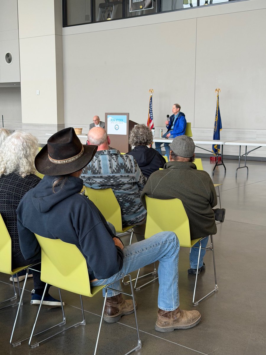 Ron Wyden tweet media