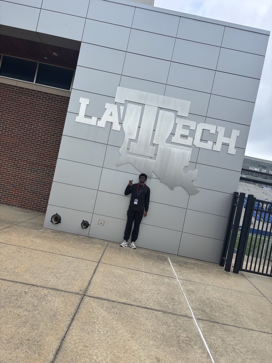 braylendickson1's tweet photo. I had a great time yesterday at @LATechFB  thank you @JustinApod for the invite and thank you @LoJoe12 for showing me around 

@CoachDYJ 
@Coach_Rod16 
@CoachAEdwards21 https://t.co/WMcdew1PG2