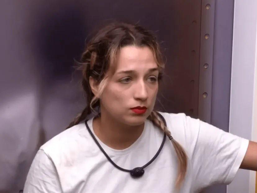 jigglycomenta's tweet photo. SE ESSA RIDÍCULA NÃO FOR EXPULSA EU VOU PARAR DE ASSISTIR BBB NÃO É POSSÍVEL #bbb26 SAMIRA EXPULSA https://t.co/J3H0KeFItc