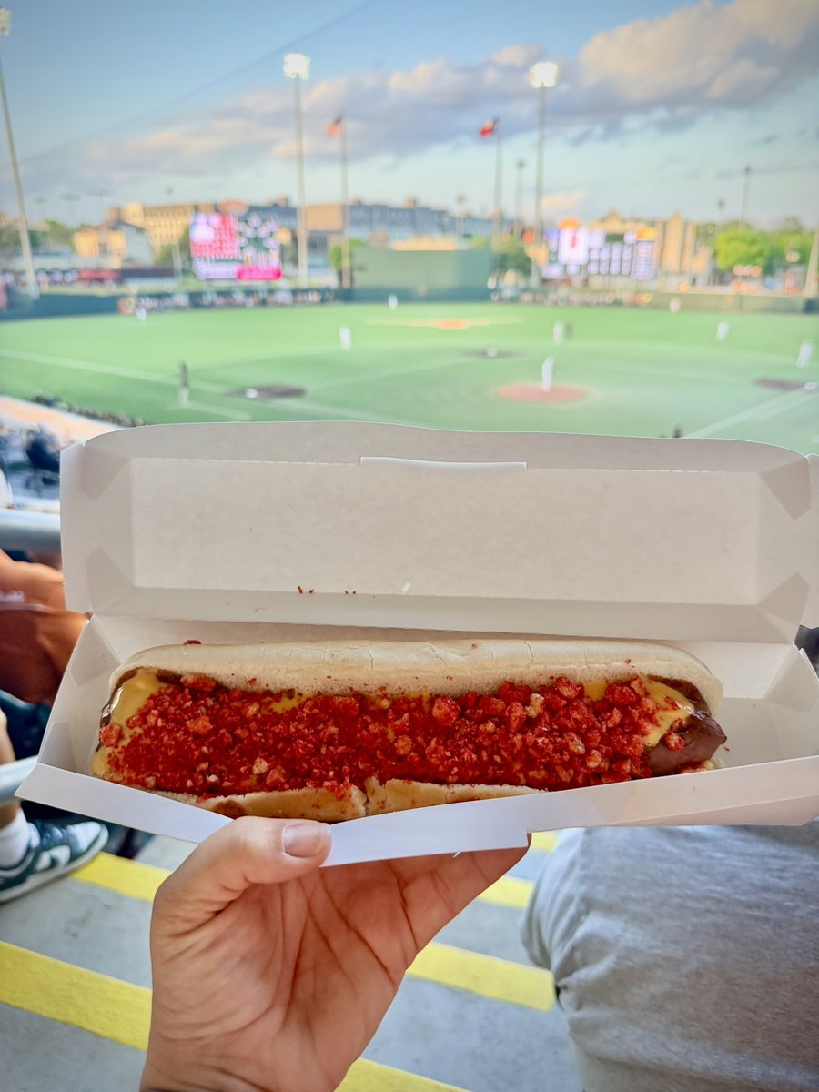 Fancy Boots tweet media