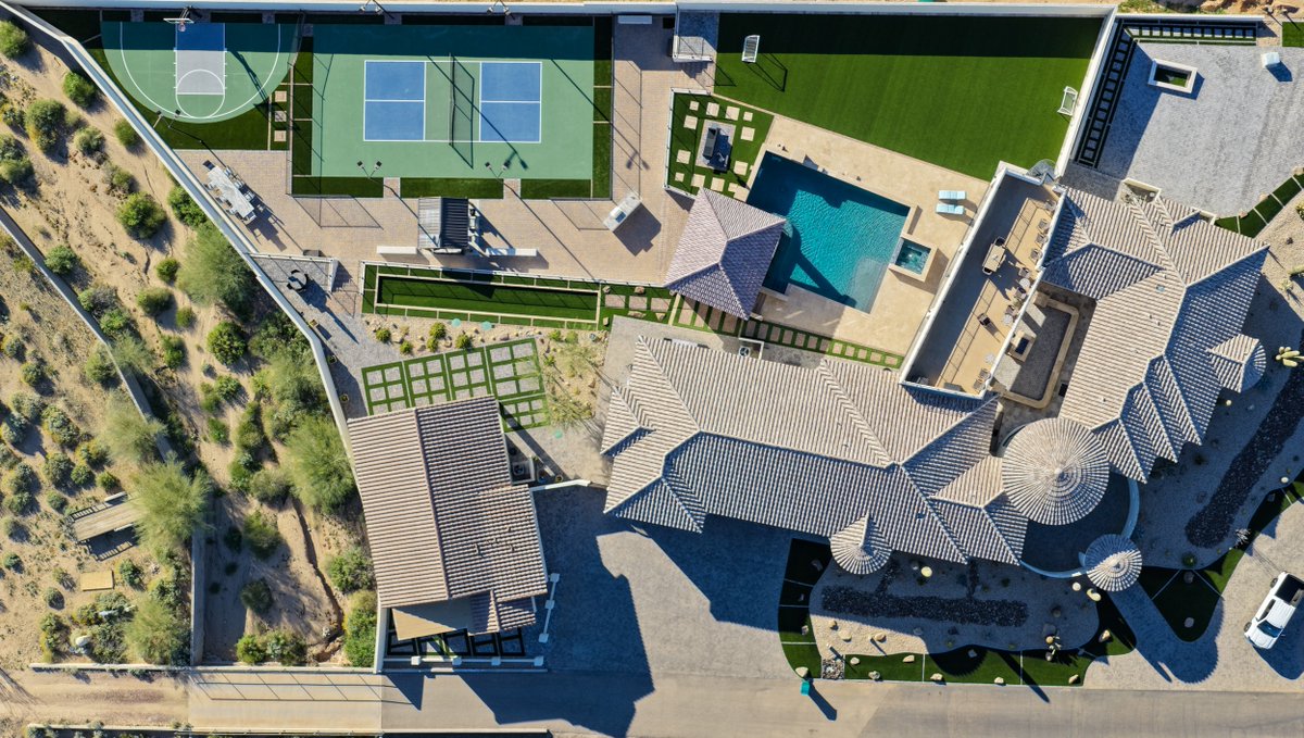 calpool's tweet photo. An ultimate backyard you've got to see to believe. 😲 

These Mesa, AZ homeowners maximized every inch of their backyard, and it all starts at the pool 💦

See our favorite outdoor living features to include in your paradise ✨ https://t.co/uXDAKuMQ8M https://t.co/YyPgCaOoxm
