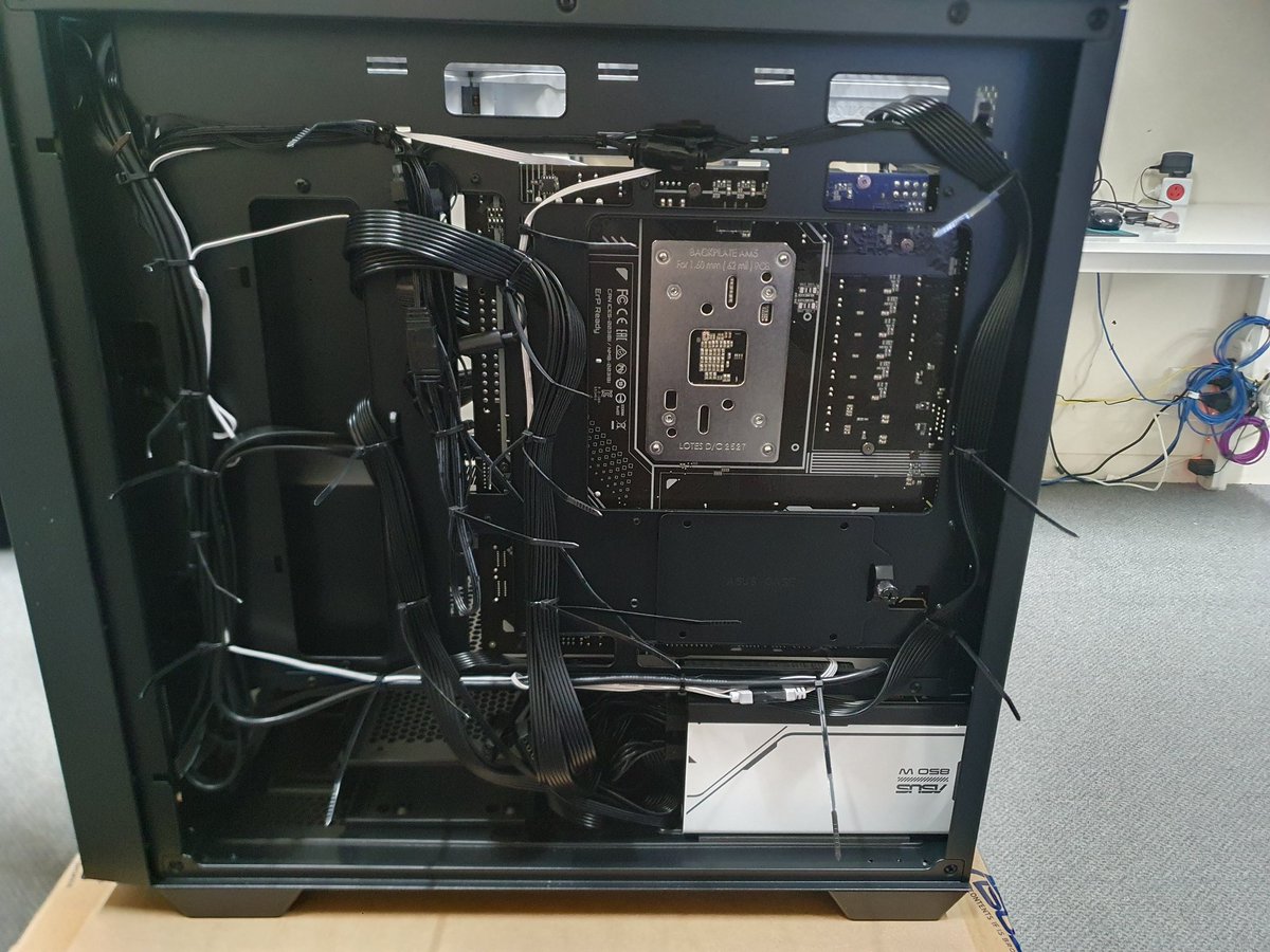 CyberGamingCh3's tweet image. They ask me how many zip ties I use in one build.
#vtubers
#pcbuilds