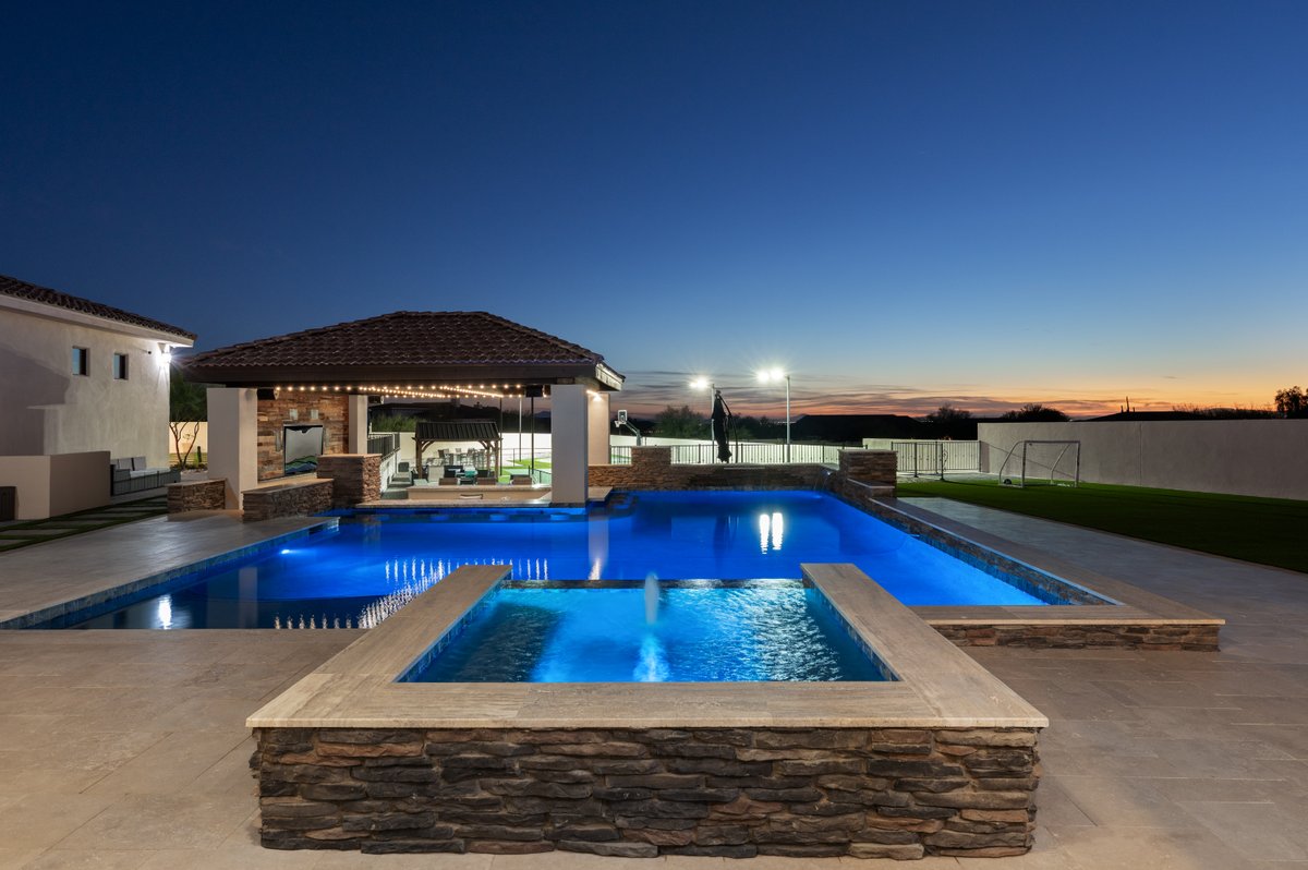 calpool's tweet photo. An ultimate backyard you've got to see to believe. 😲 

These Mesa, AZ homeowners maximized every inch of their backyard, and it all starts at the pool 💦

See our favorite outdoor living features to include in your paradise ✨ https://t.co/uXDAKuMQ8M https://t.co/YyPgCaOoxm