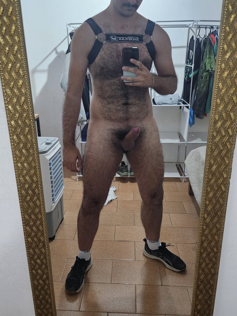 _aB1406's tweet photo. Tirei essa foto pra um amigo que tem fetiche em tênis, gostaram?! https://t.co/hJ3FbJUaub