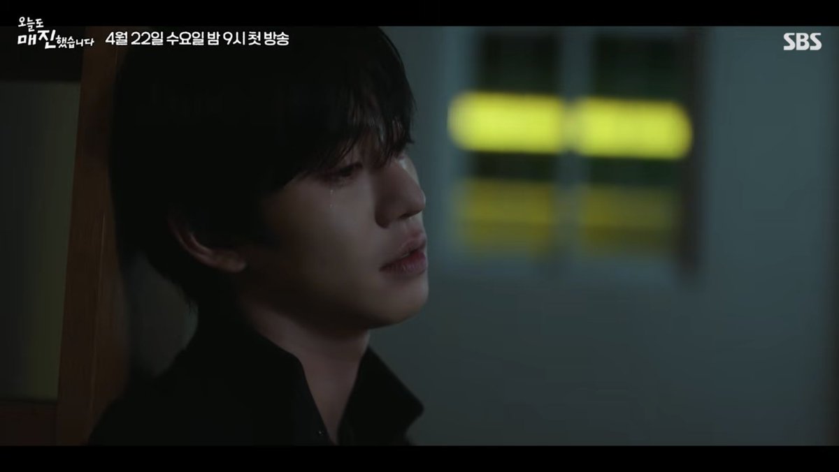 neul_00000's tweet photo. 아 뭐야 생각보다 오매진 힐링서사인가봄 ㅠ 스스로를 믿지 못하고 괜찮은척만하던 두사람이 결국 서로에게 믿음을 주고 행복해지는 이야기 https://t.co/z7j1VQq0ko