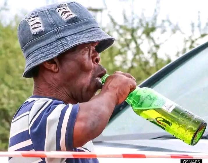 Difference tweet media