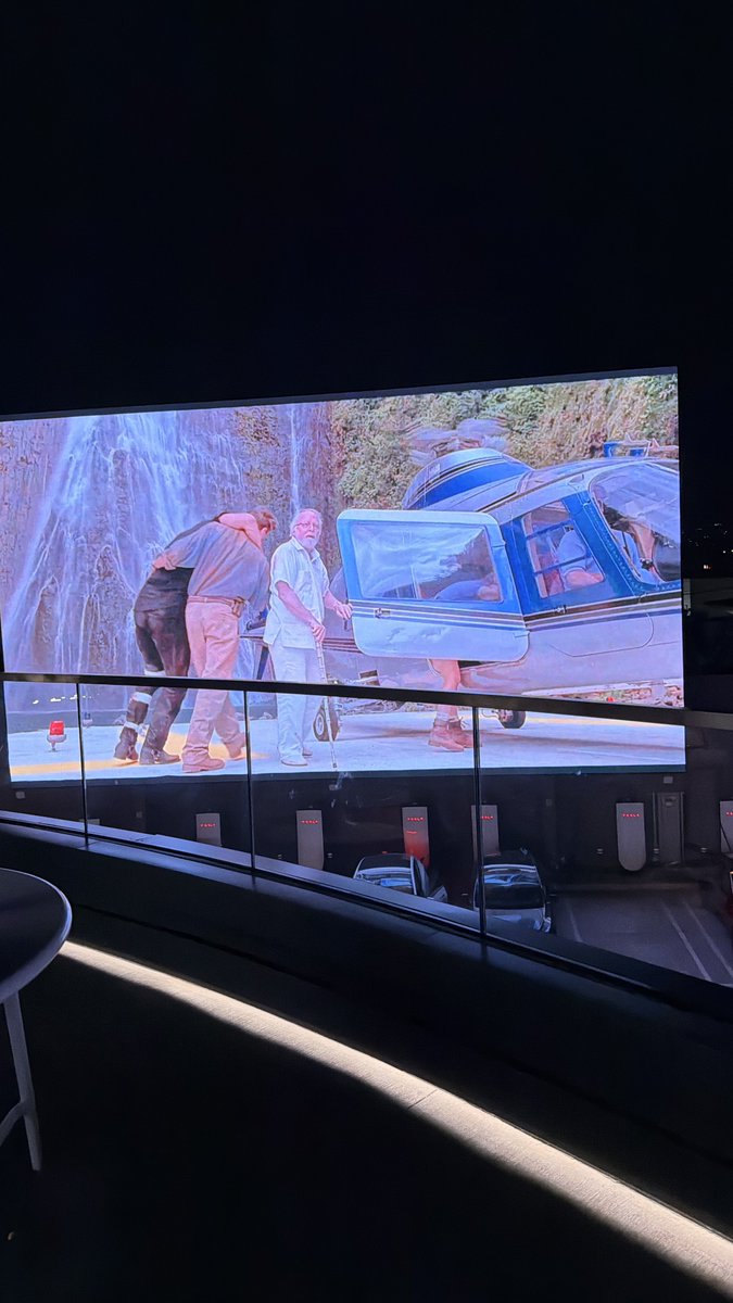 TechFutureX's tweet photo. @JCChristopher @tesla_na @wholemars It’s a whole vibe, especially at night 

I was there yesterday https://t.co/I4dwvgkNXv