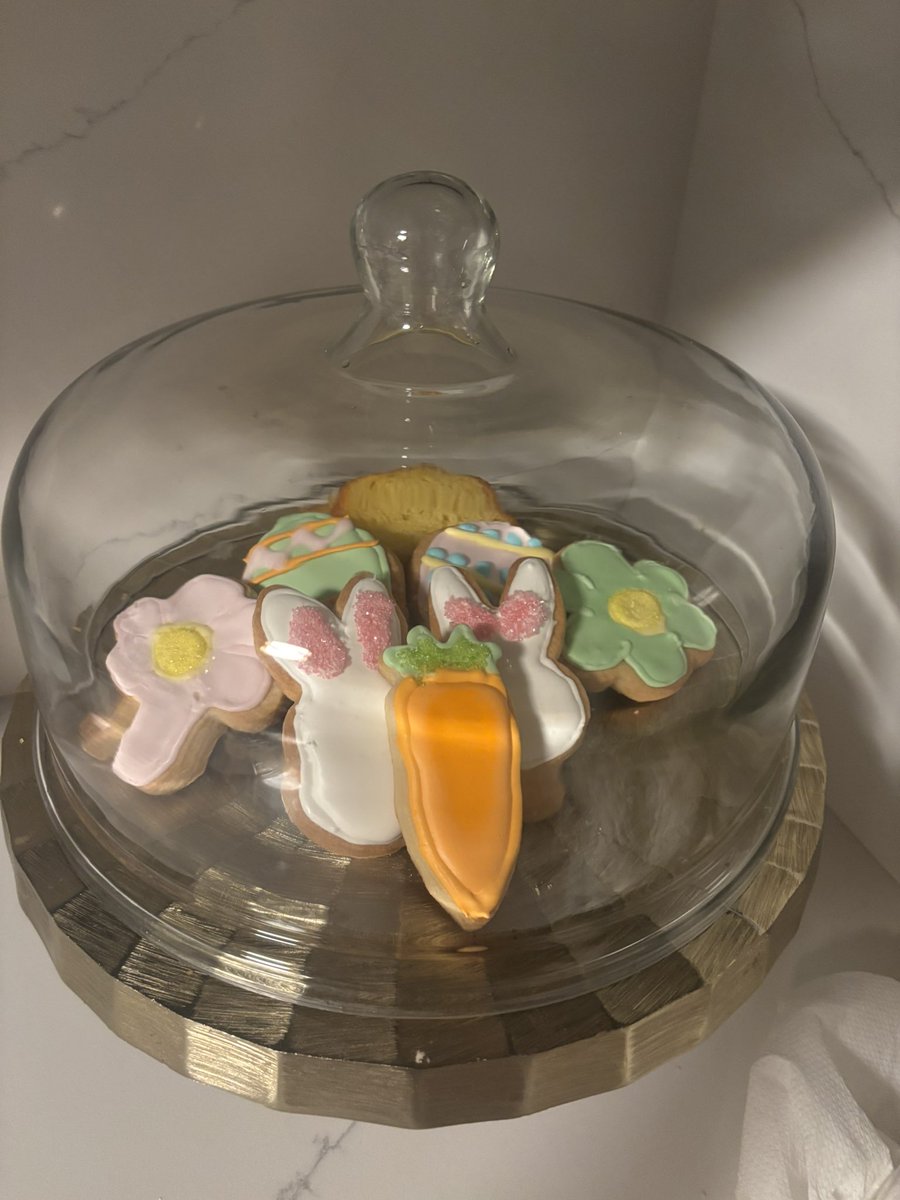 data girl tweet media