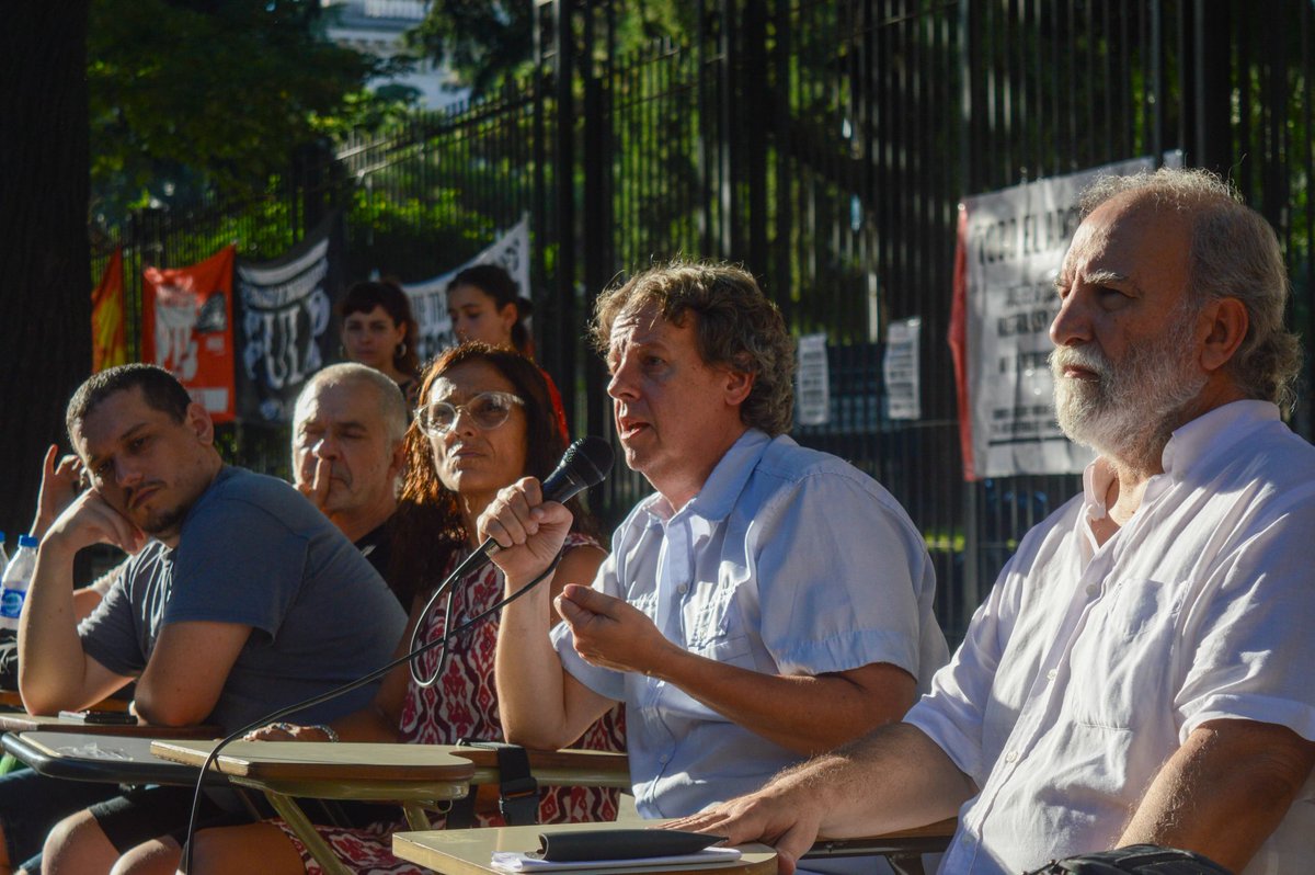 Christian Castillo tweet media