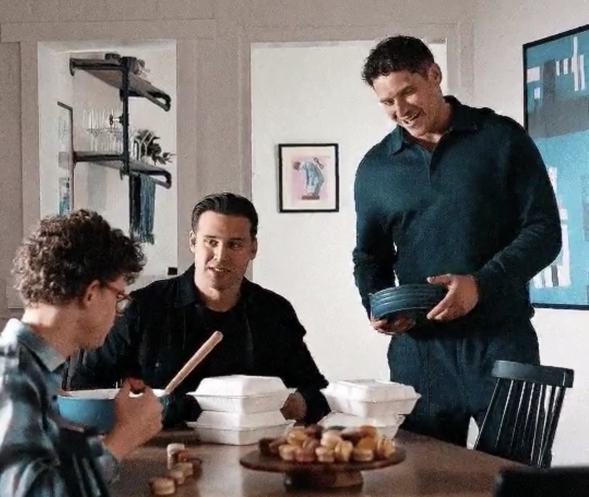 z ⟡˙⋆ tweet media