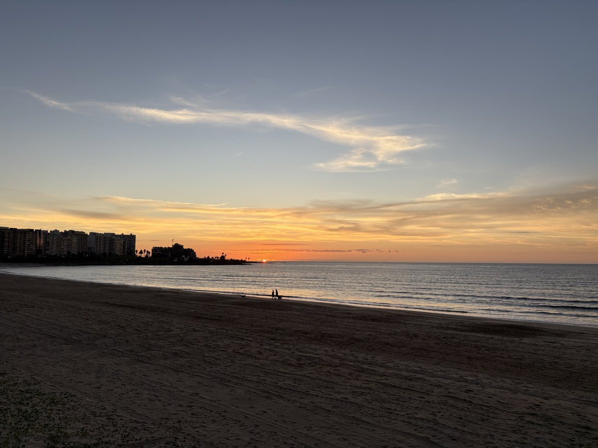 AlbertJllo's tweet photo. good morning #Montevideo #morningRun #sunrise https://t.co/bHPrQrSDy8