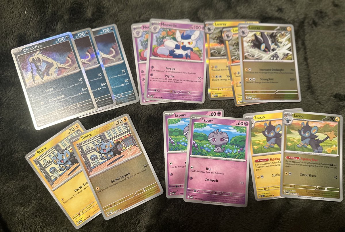 didn't get my full art chases BUTTTTT this cat pokemon lover is definitely happy