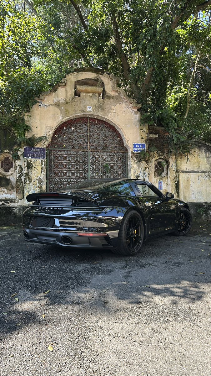 TheVaultCars's tweet photo. A melhor carroceria para o 911 e que não vem mais para o Brasil na geração mais atual!

Dados básicos:

Porsche 911 Targa 4 GTS
Ano: 2024/2024
KM: 9.500km

Caso tenha interesse, nos contate via DM ou no telefone (11)97417-9911. https://t.co/s8PlO3de4J
