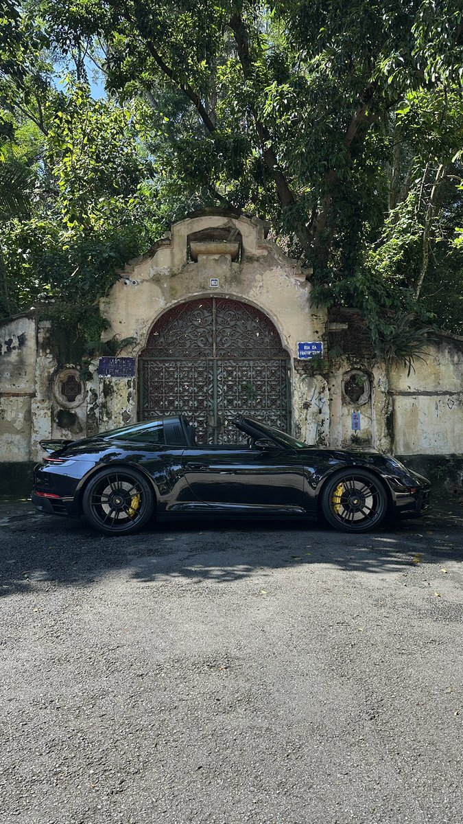 TheVaultCars's tweet photo. A melhor carroceria para o 911 e que não vem mais para o Brasil na geração mais atual!

Dados básicos:

Porsche 911 Targa 4 GTS
Ano: 2024/2024
KM: 9.500km

Caso tenha interesse, nos contate via DM ou no telefone (11)97417-9911. https://t.co/s8PlO3de4J