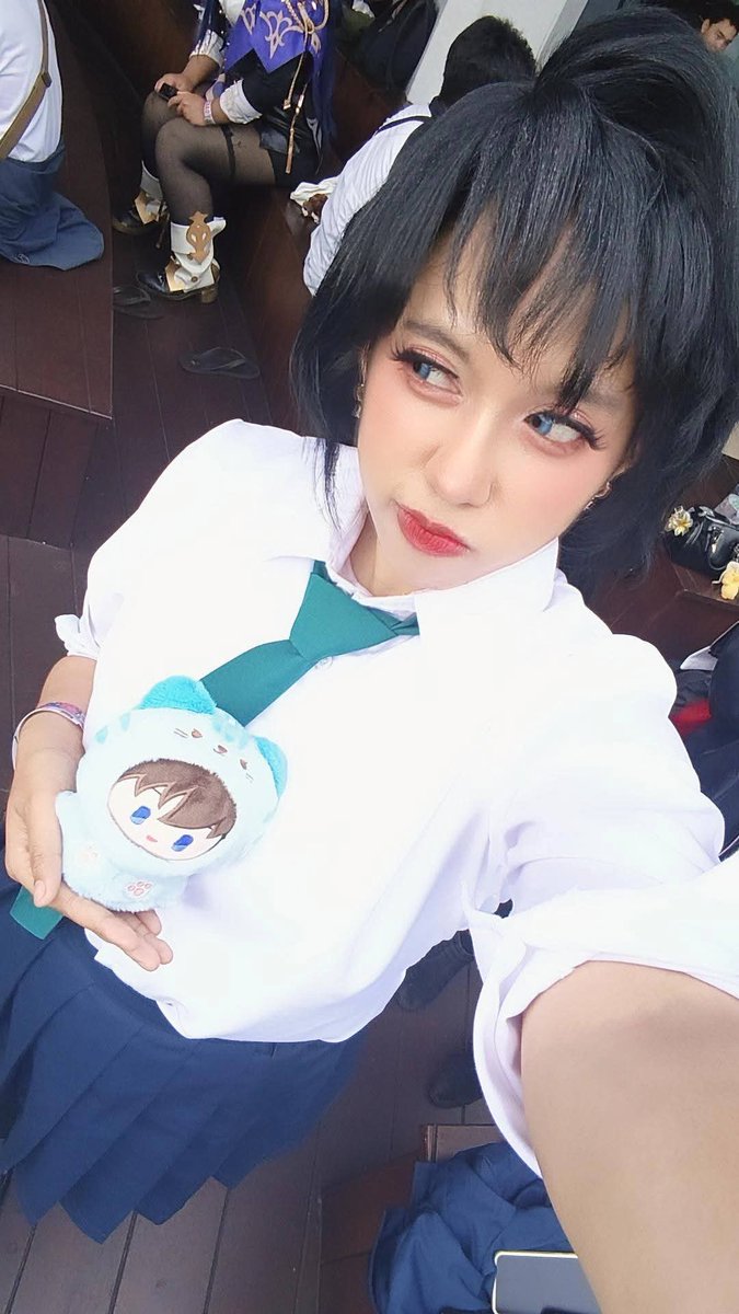veyyin's tweet photo. FINALLY did a proper Ran cosplay pls 😭🤍

this is literally my version of shinichi’s girl!!!
been struggling with the horn hair forever so i just went with her original 90s hairstyle 
not 100% accurate yet but… still super happy w how it turned out

more upgrades coming soon!! https://t.co/FvEBe4IPDD