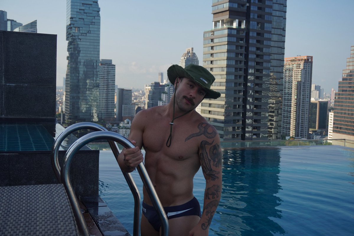 talleszito tweet media