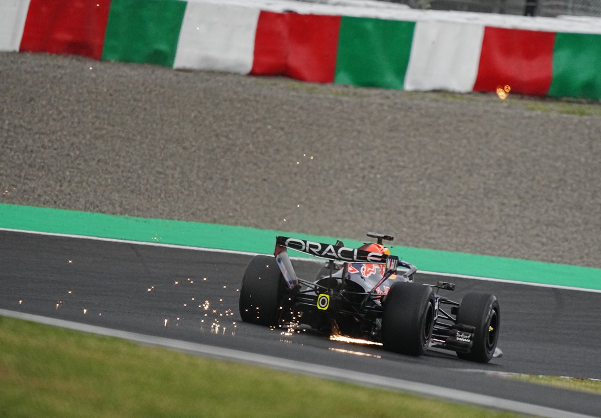 z4_3939's tweet photo. 来た甲斐あった
 #F1タイヤテスト https://t.co/vobMV6CclM
