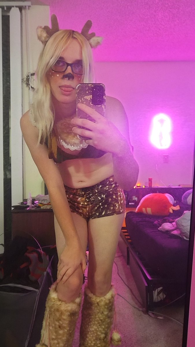 Deerliri0us's tweet photo. Happy trans day of visibility...

I am visible right? https://t.co/0AexCObiuK
